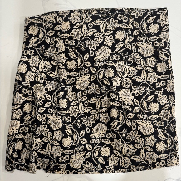 Mango Linen Black-White Floral Mini Skirt Size Large - Picture 13 of 13